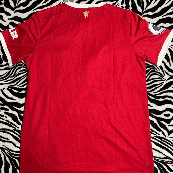 Manchester United Home Jersey 21-22 - Picture 3 of 3